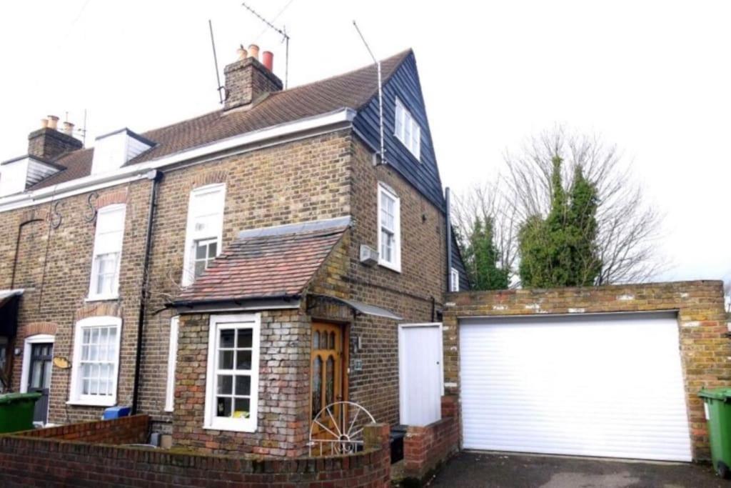 3Bedroom Beautiful Cottage Cheshunt Εξωτερικό φωτογραφία